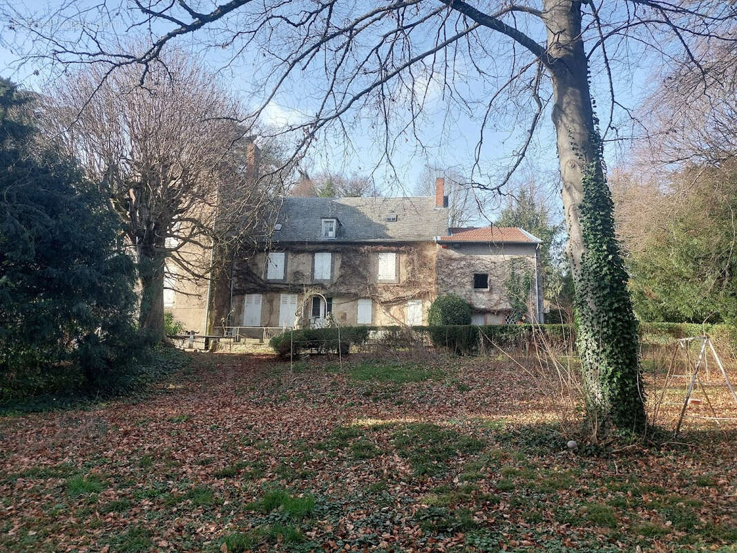 Maison à BUSSET