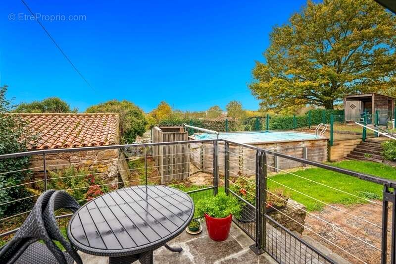 49300 Cholet - corps de ferme – 4 ha – Potentiel gîtes ou maison d'hôtes - revenus fonciers et locatifs - charme de l'ancien - d - photo 13