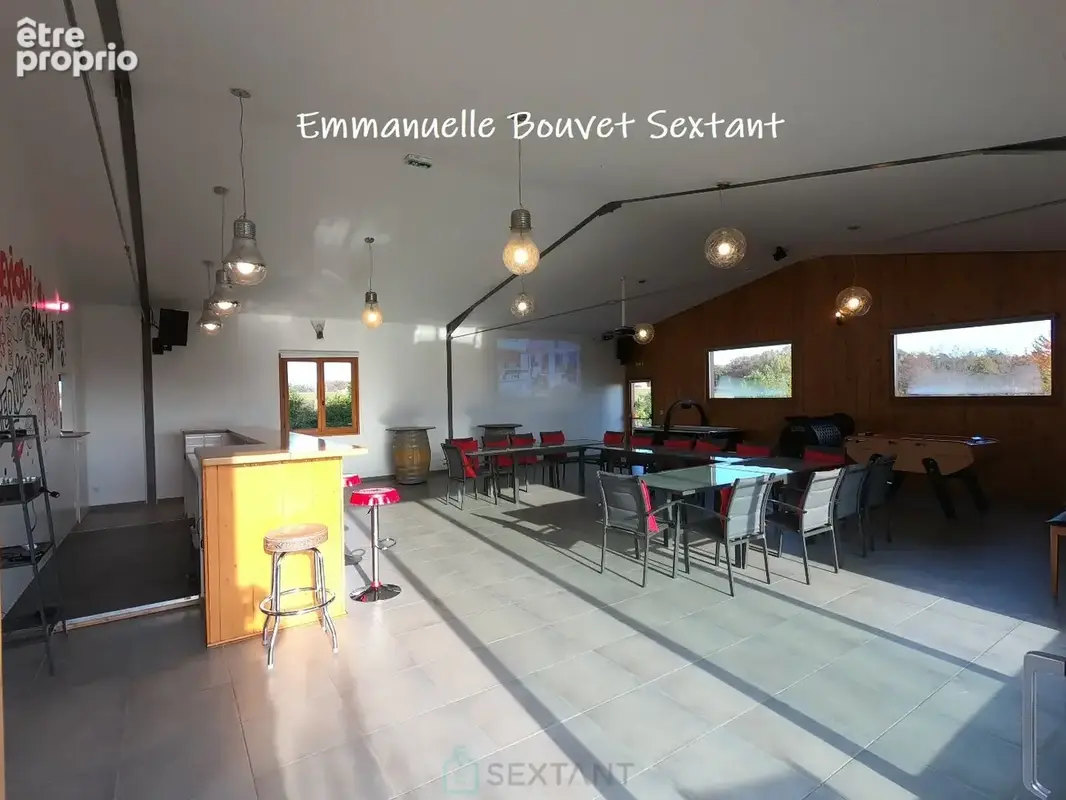 Superbe domaine touristique, 3 ha, 5 chalets bois, salle de réception, maison d'habitation, piscine, divers dépendances - photo 4