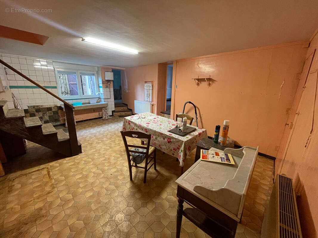 Maison à AZERAILLES