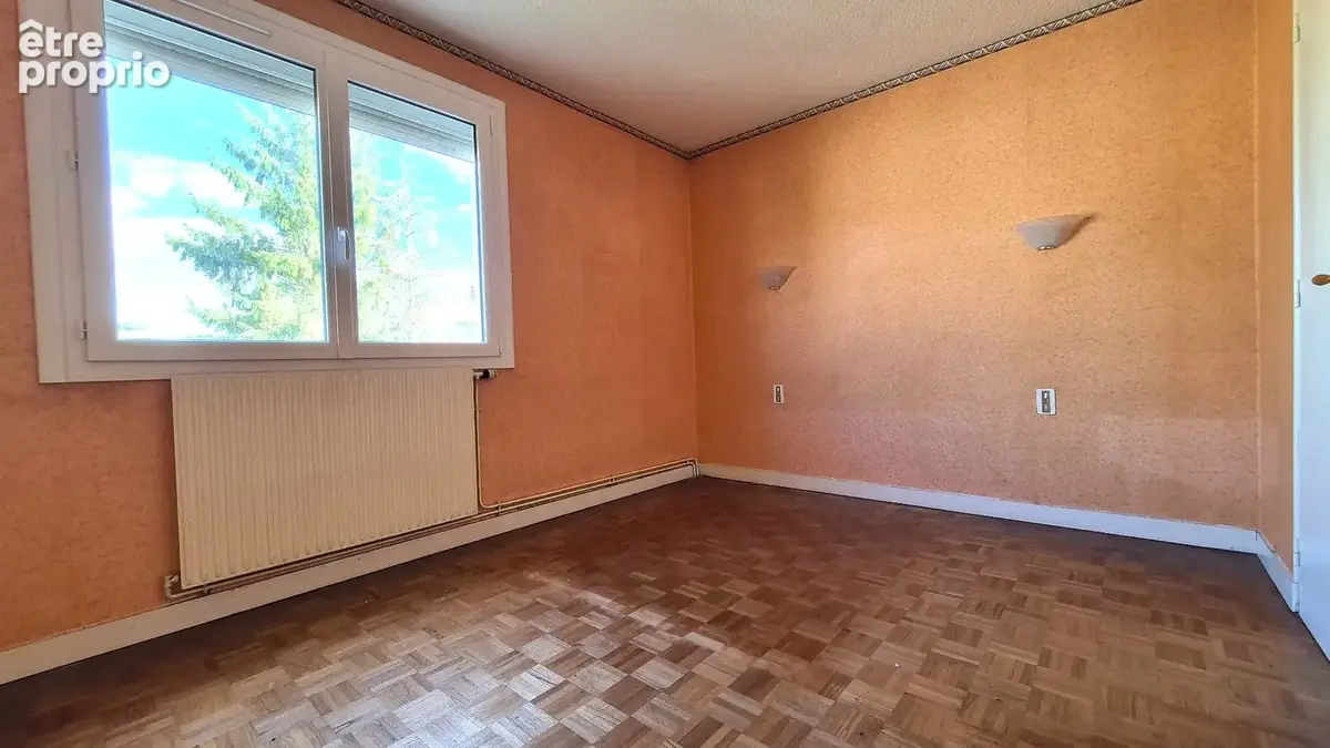Maison avec 4 chambres et du potentiel. - photo 12