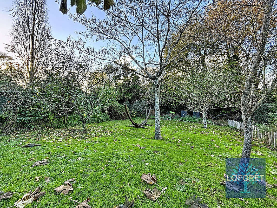 Maison à LA CHAIZE-LE-VICOMTE