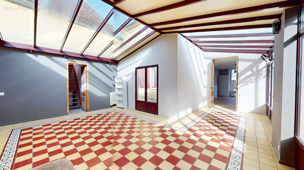 Maison à NEAUPHLE-LE-VIEUX