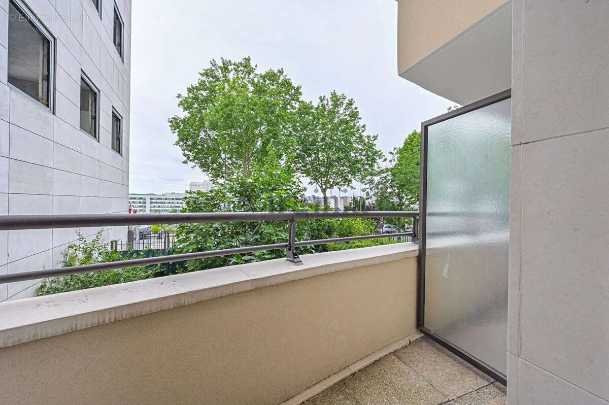 Appartement à CHARENTON-LE-PONT