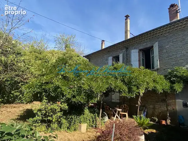 GENERARGUES, Maison de maitre en pierre de 94m2 et un garage de 80 m2, le tout sur 1595 m2 de terrain clos ave - photo 3