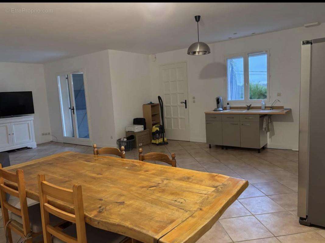 Maison à ROULLET-SAINT-ESTEPHE