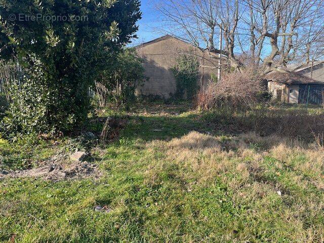 Terrain à AIX-EN-PROVENCE