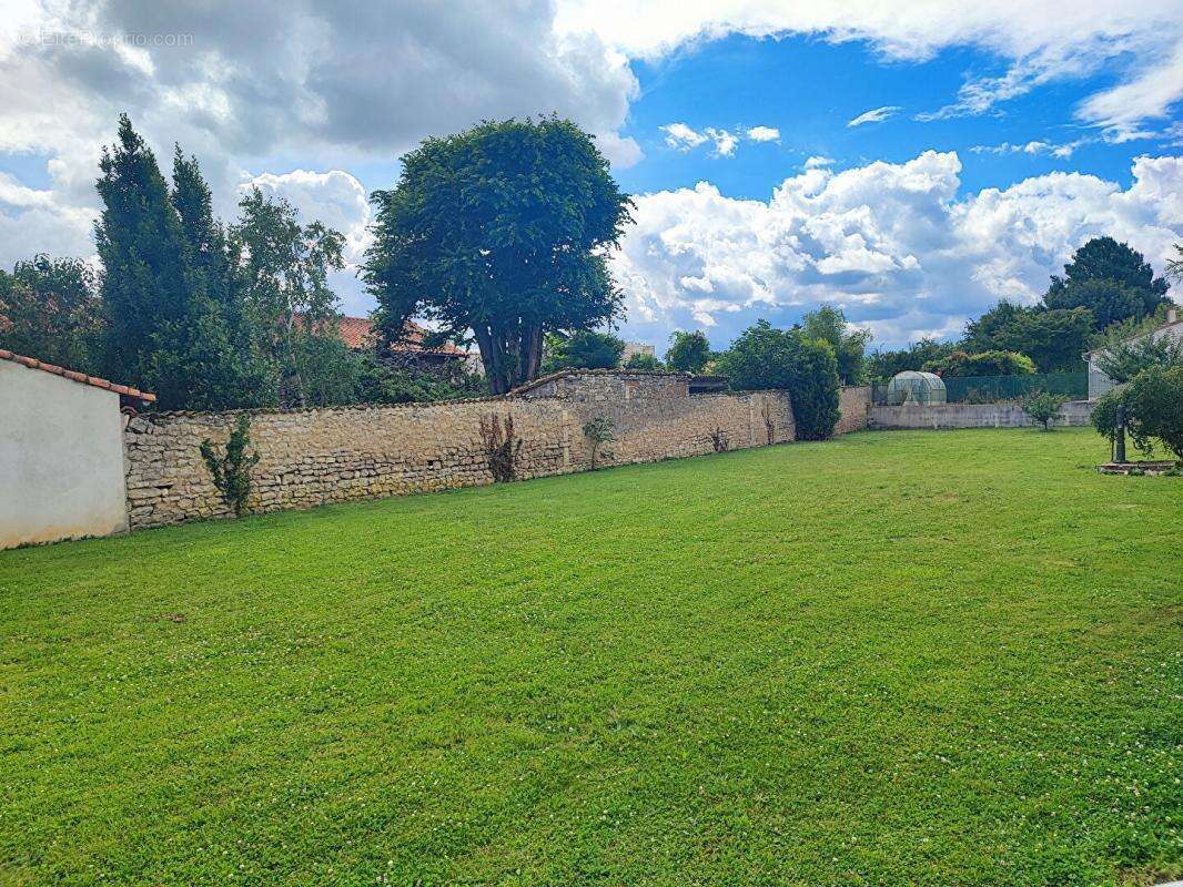 Terrain à SAINT-MAIXENT-L'ECOLE