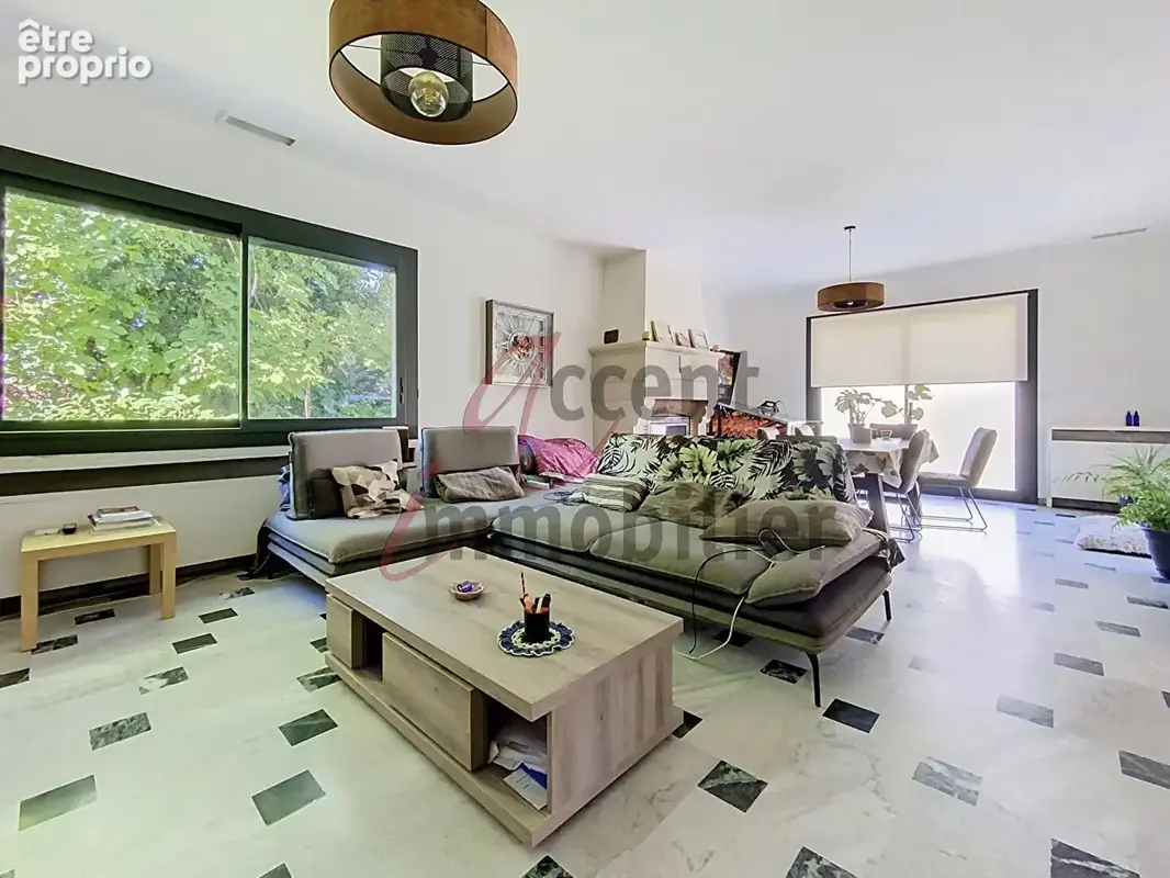 Maison familiale de 328 m² avec piscine et possibilité de 2 logements - photo 2
