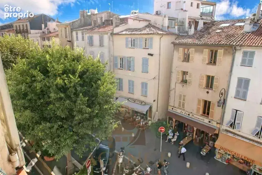 Vieil Antibes – Remparts  Charmant 2 pièces de 36 m² - photo 2