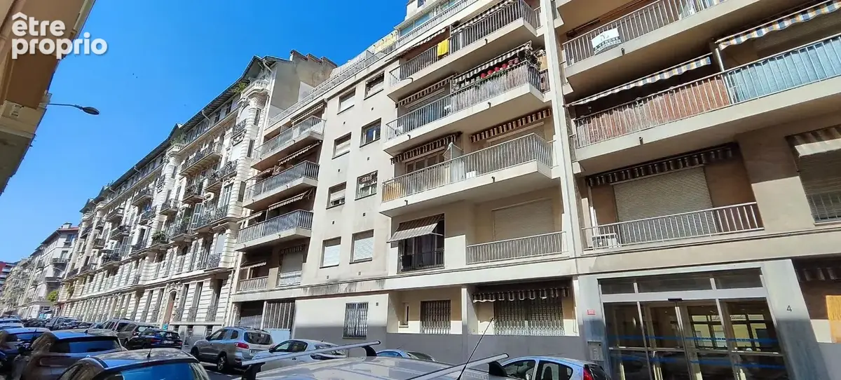 Nice Libération : F1 avec balcon, transformable en 2 pièces - photo 7