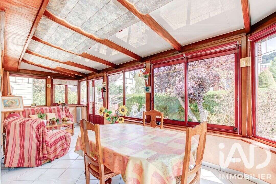 Maison 140 m² à Grand-Couronne  - photo 2