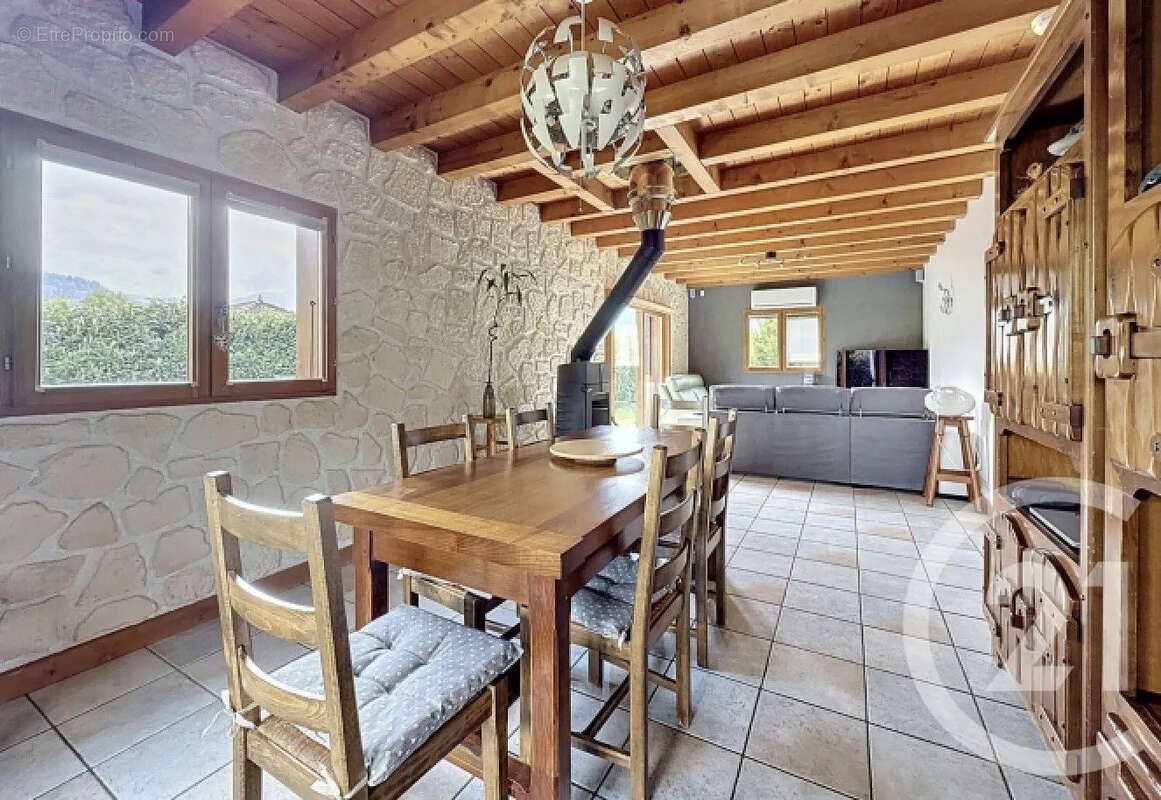 Maison à TANINGES