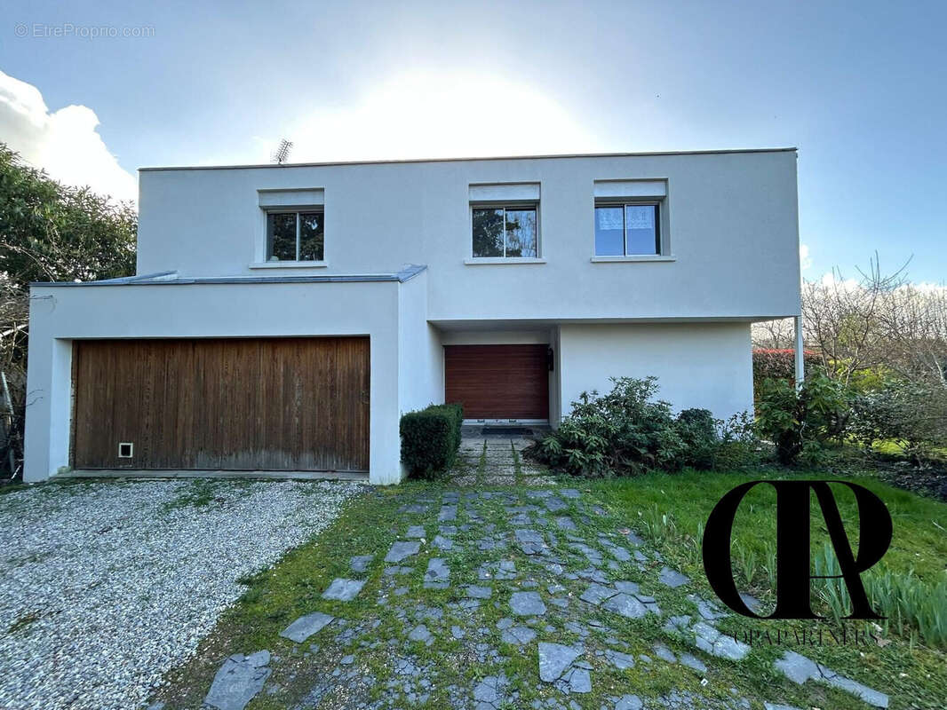 Maison à BURES-SUR-YVETTE