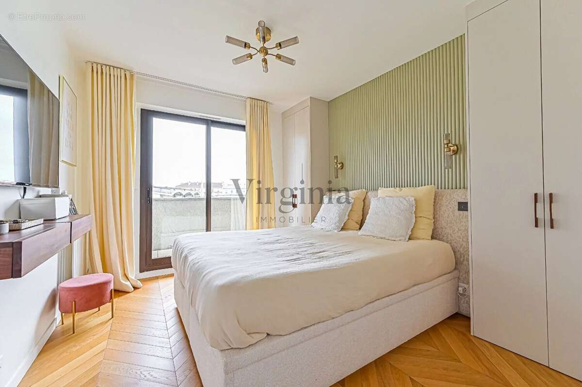 Appartement à CHARENTON-LE-PONT