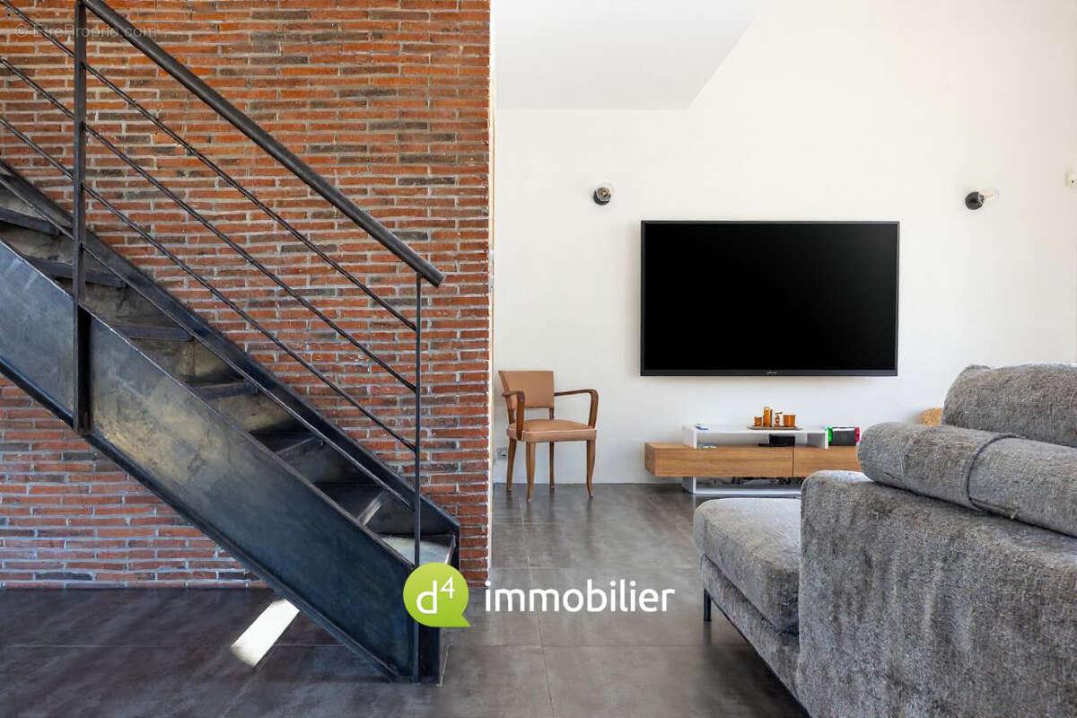 Maison à LA FARE-LES-OLIVIERS