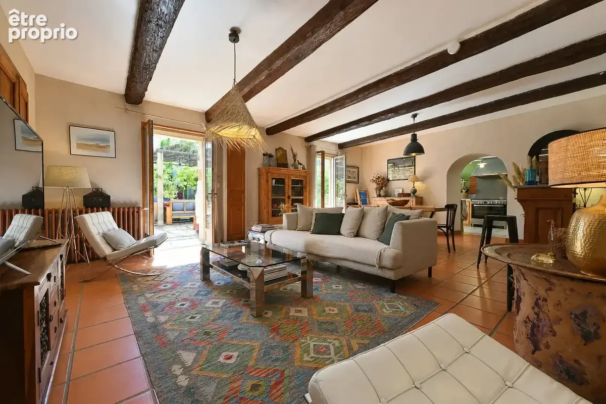 Superbe propriété de village avec jardin et piscine à 17 kms d’Uzès - photo 2