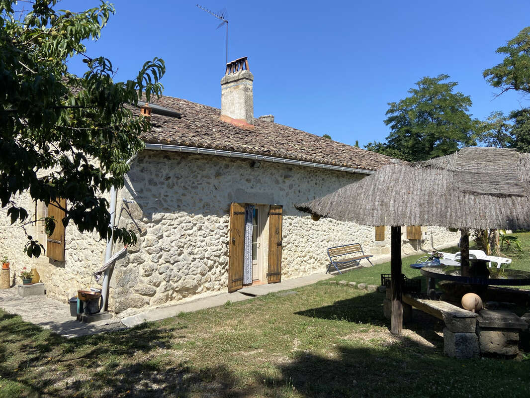 Maison à PUJOLS