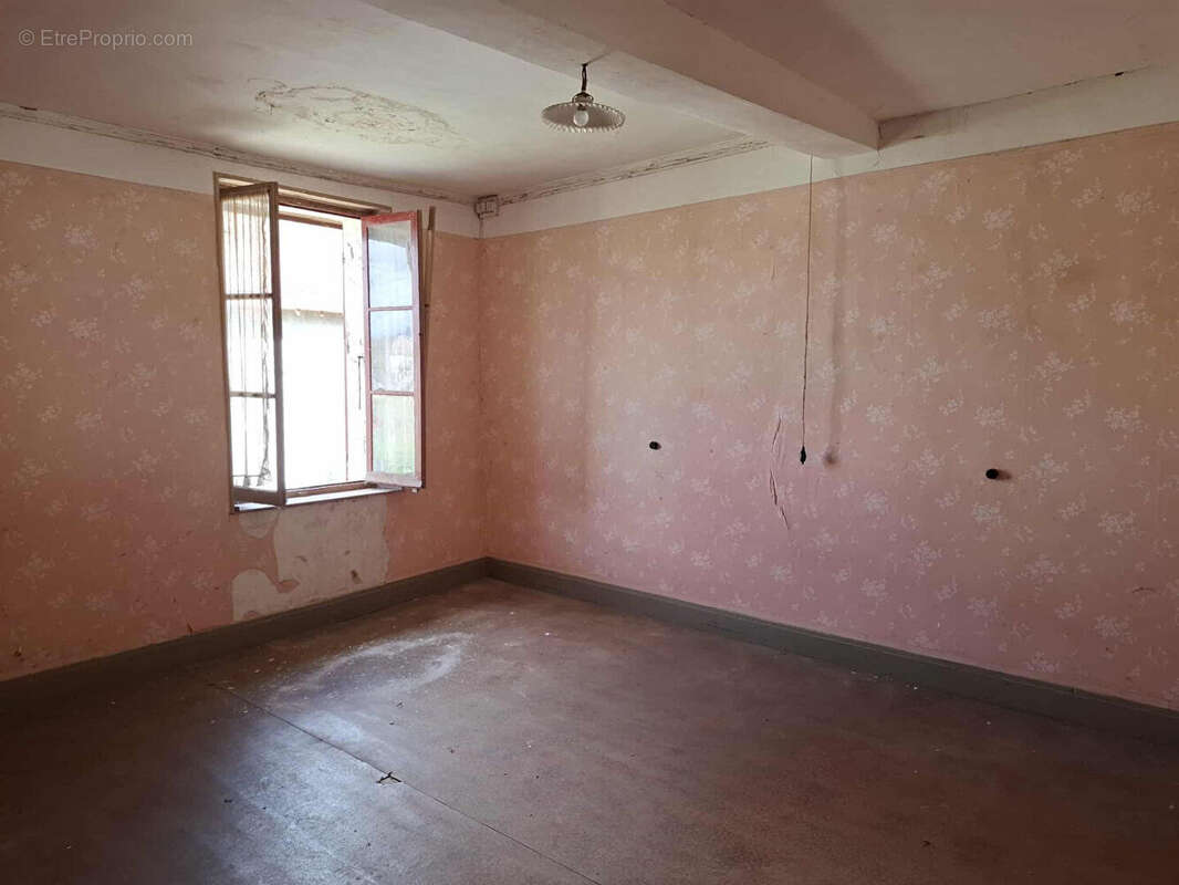 Maison à LES AVENIERES