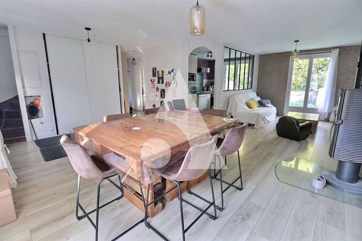 Maison à MERY-SUR-OISE