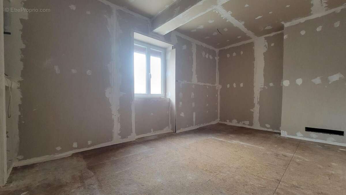 Maison à SAINT-PIERRE-LA-PALUD