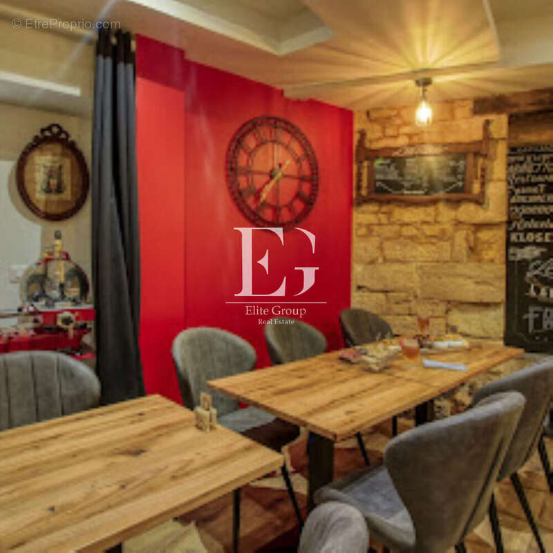 Commerce à SARLAT-LA-CANEDA