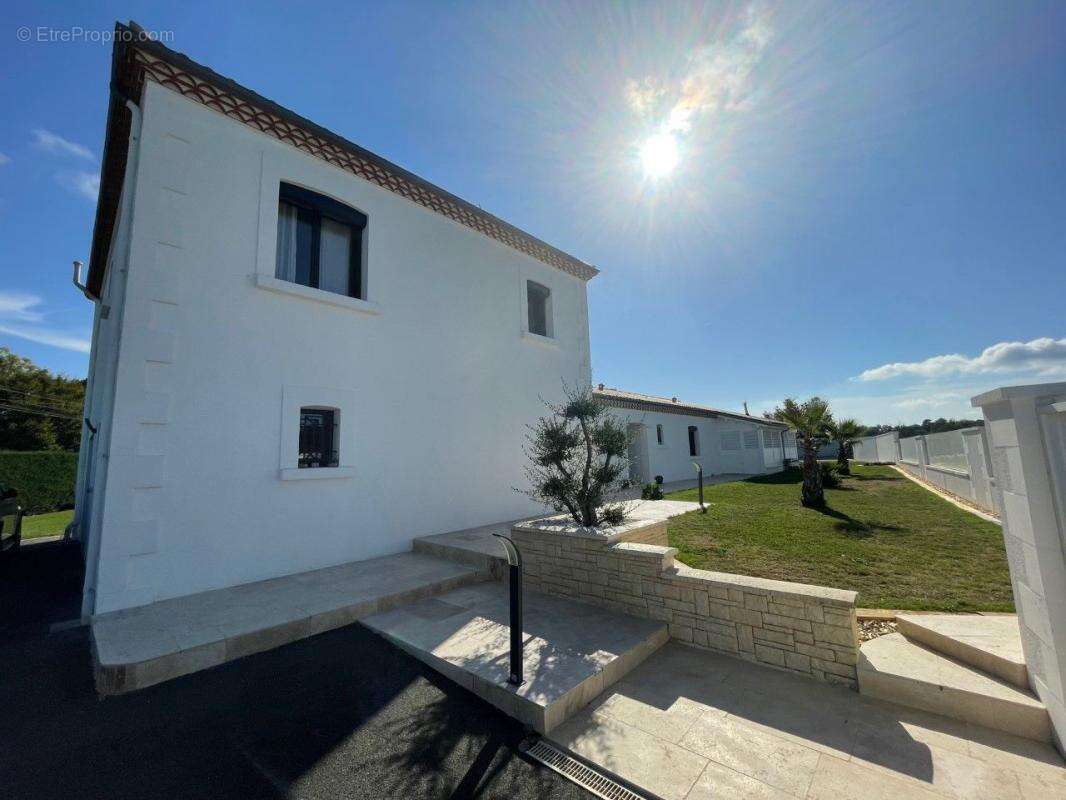 Maison à CHAMPCEVINEL