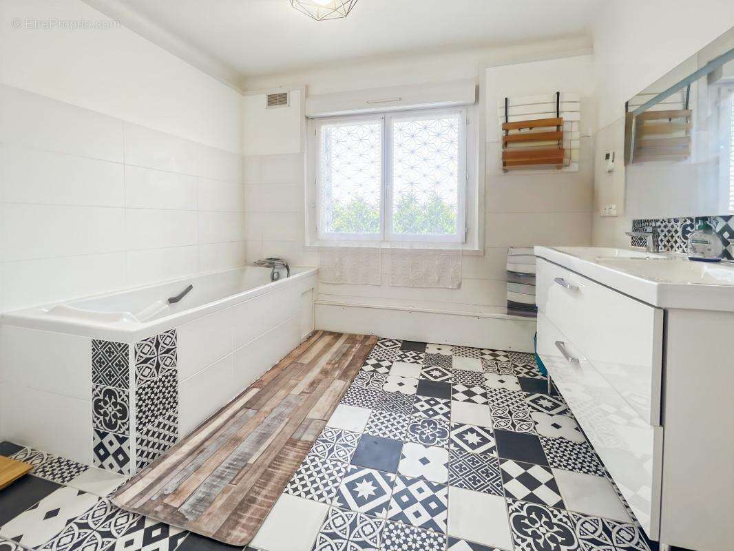  BRANTÔME EN PÉRIGORD – La maison familiale dont vous rêvez !  - photo 15
