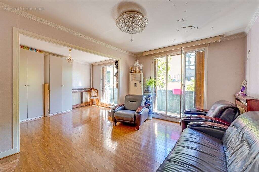 Appartement à PARIS-20E