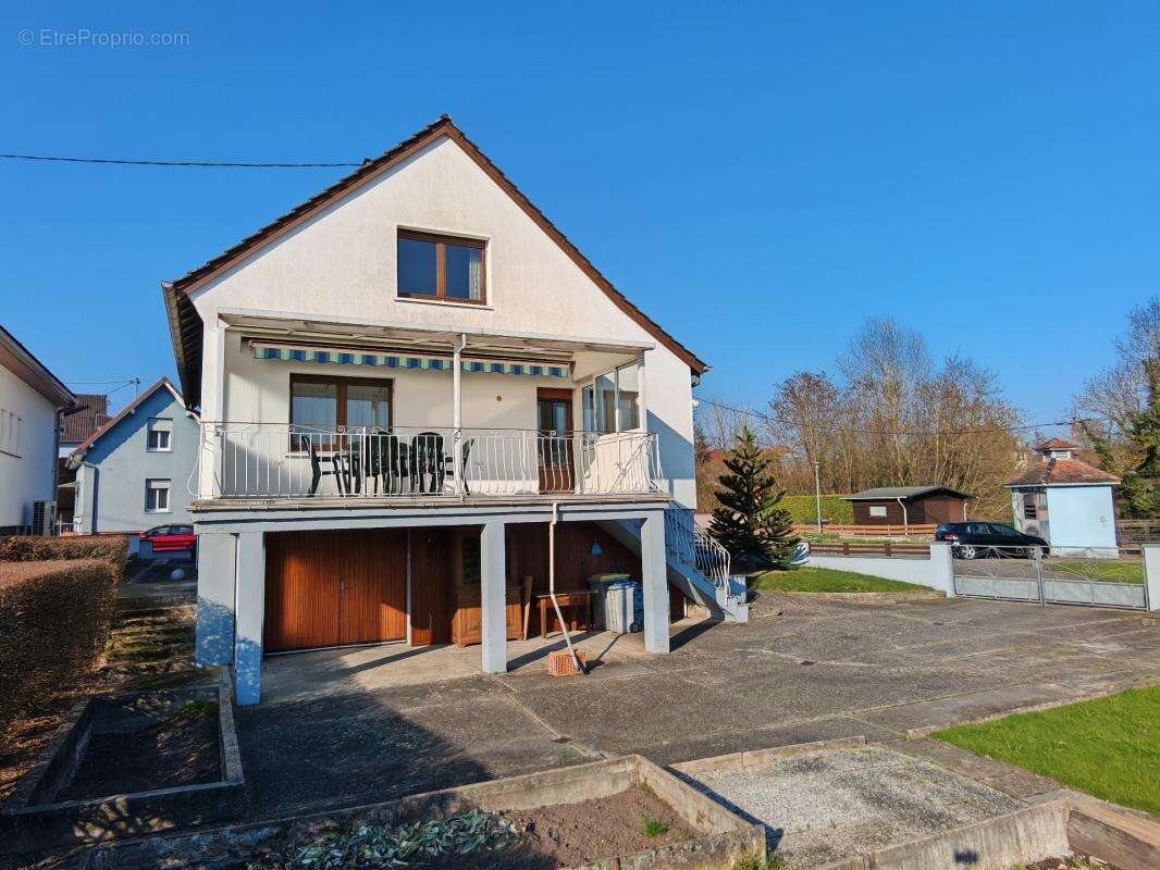 Maison 7 pièces - 4 chambres - Sous sol - Terrain 8.5 ares - photo 6