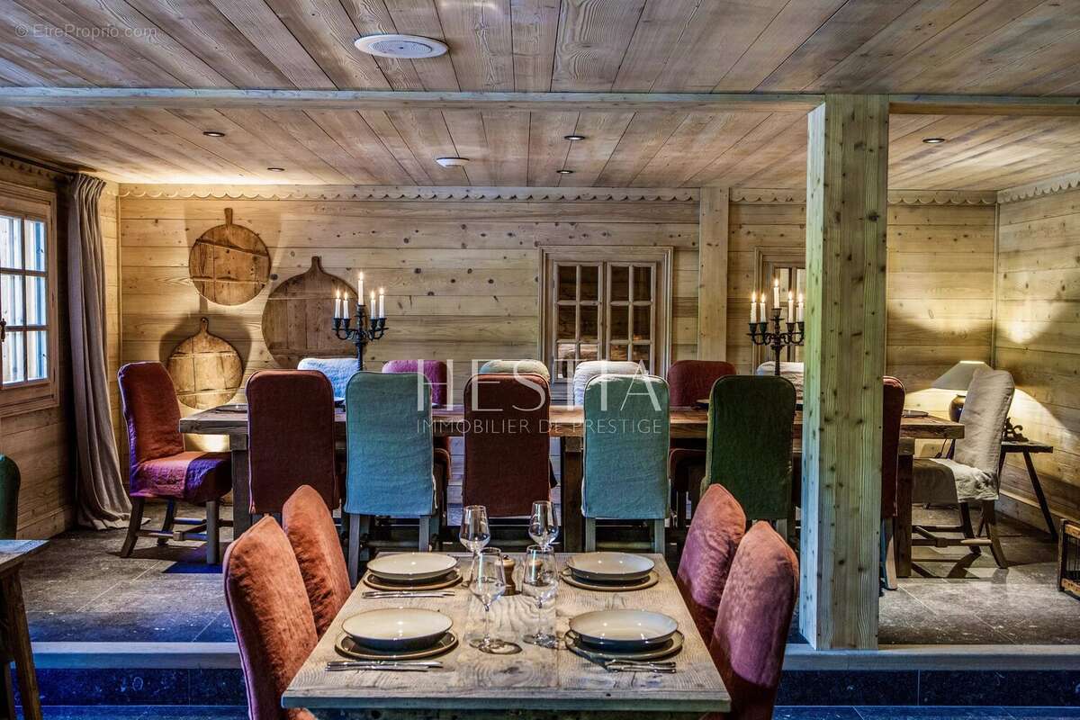 Commerce à COMBLOUX