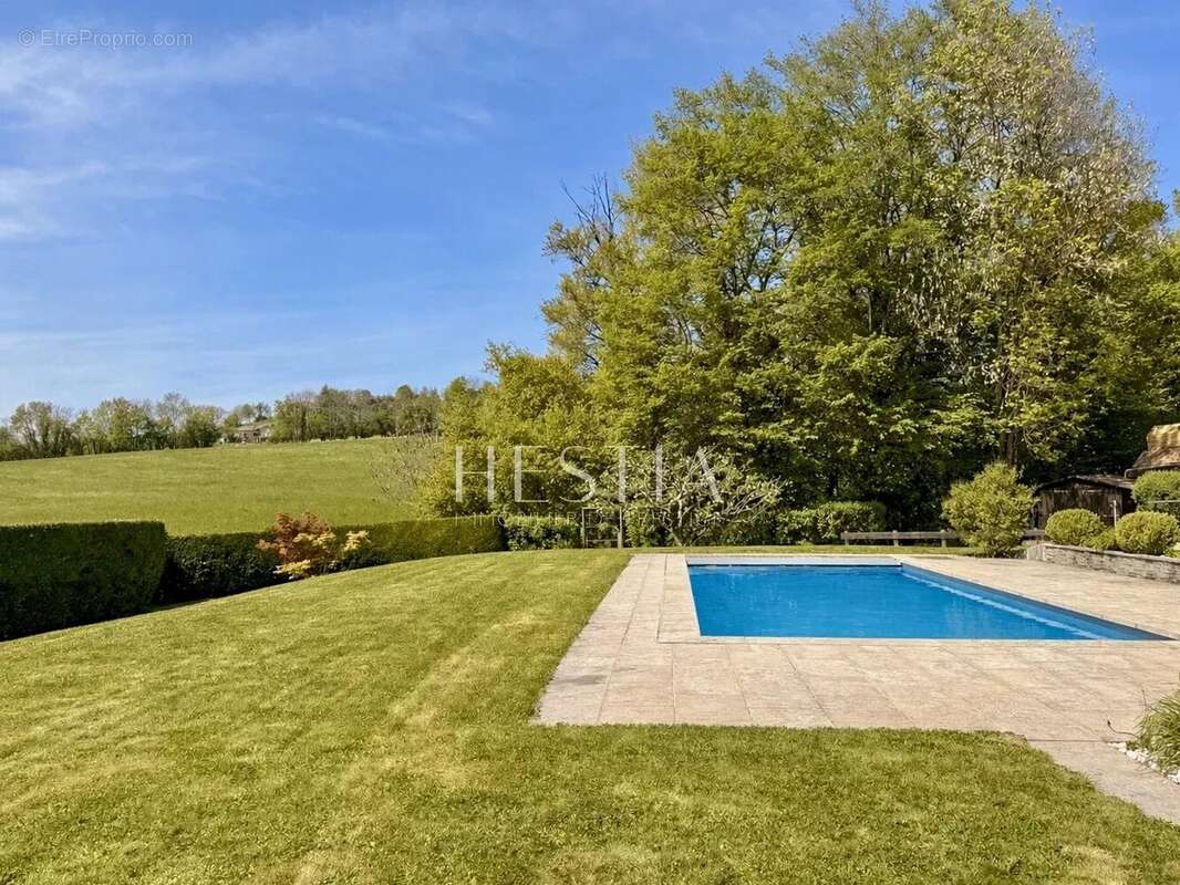 Maison à LES OLLIERES