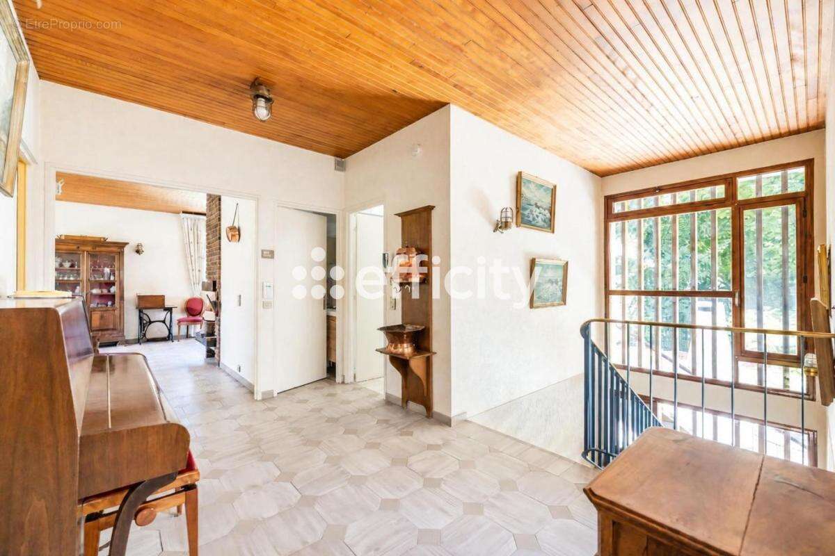 Maison 140 m² à Creteil  - photo 4