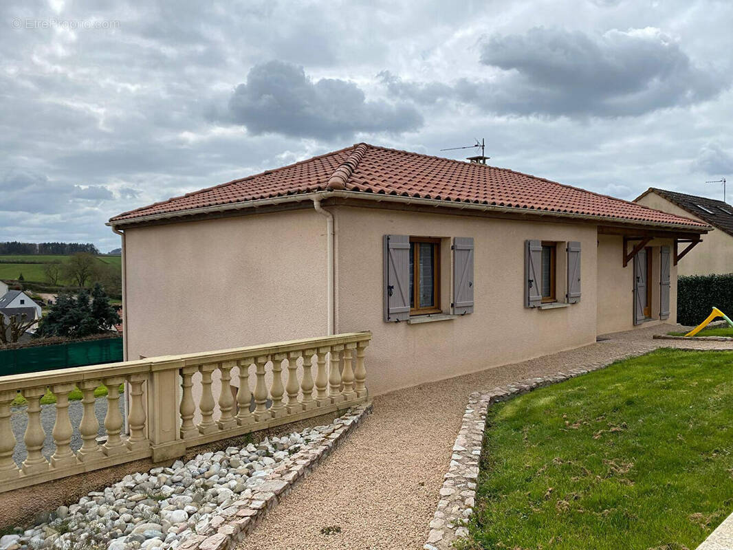 Maison à SAINT-BERAIN-SOUS-SANVIGNES