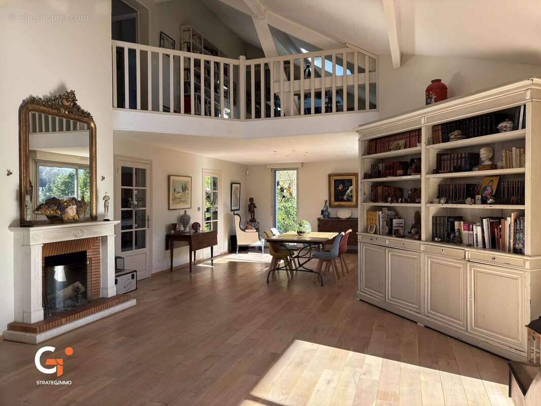 Maison à MONT-SAINT-AIGNAN