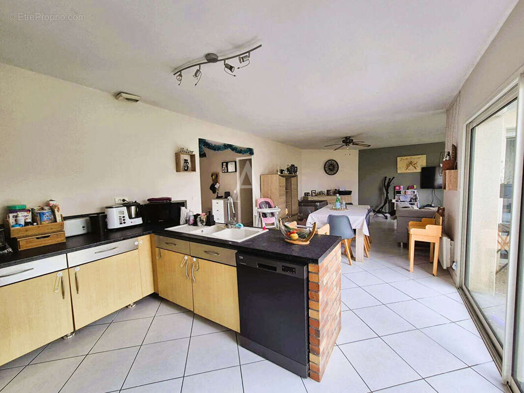 Maison à VILLENEUVE-DE-MARSAN