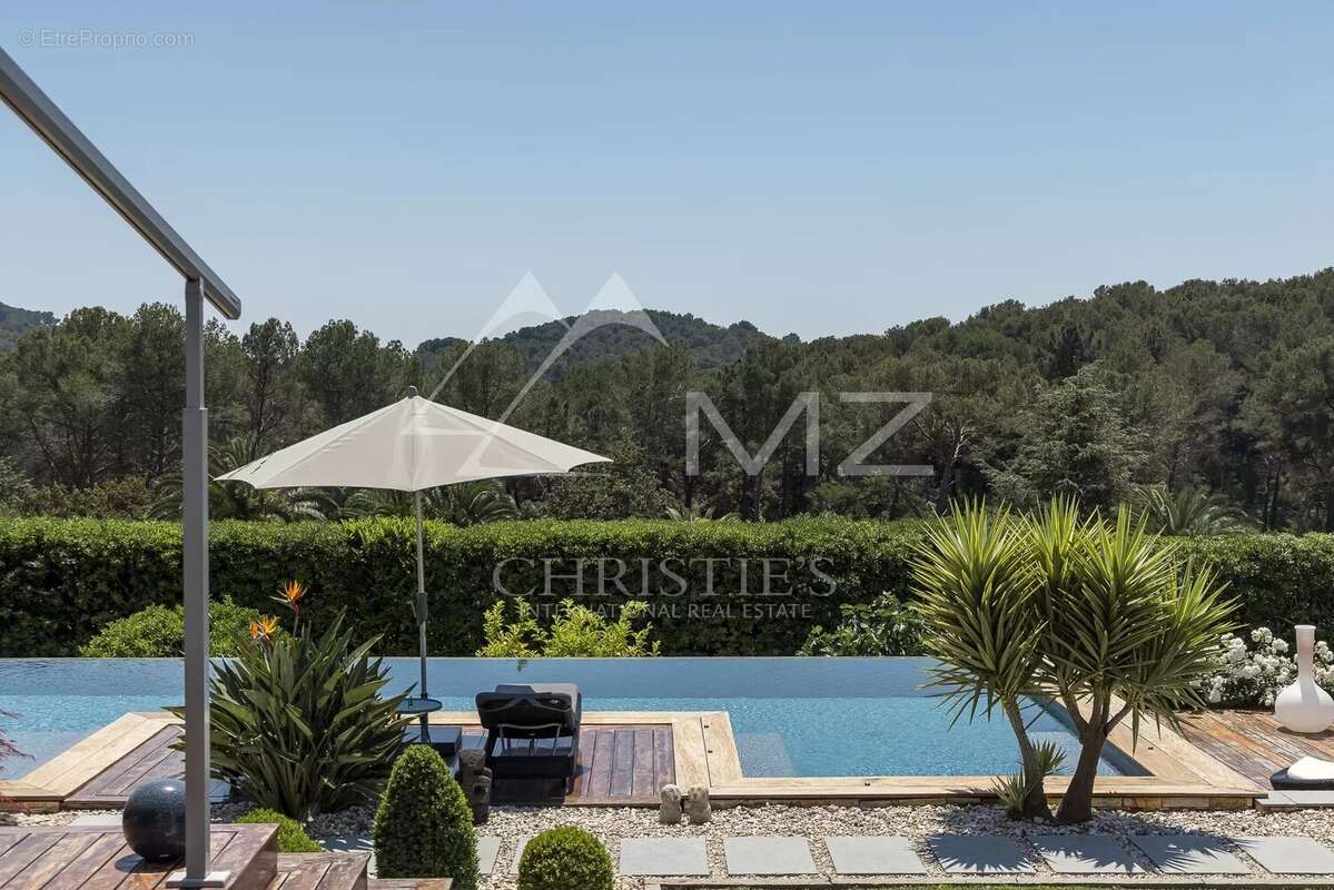 Villa d'exception au cœur des Parcs de Mougins - photo 2