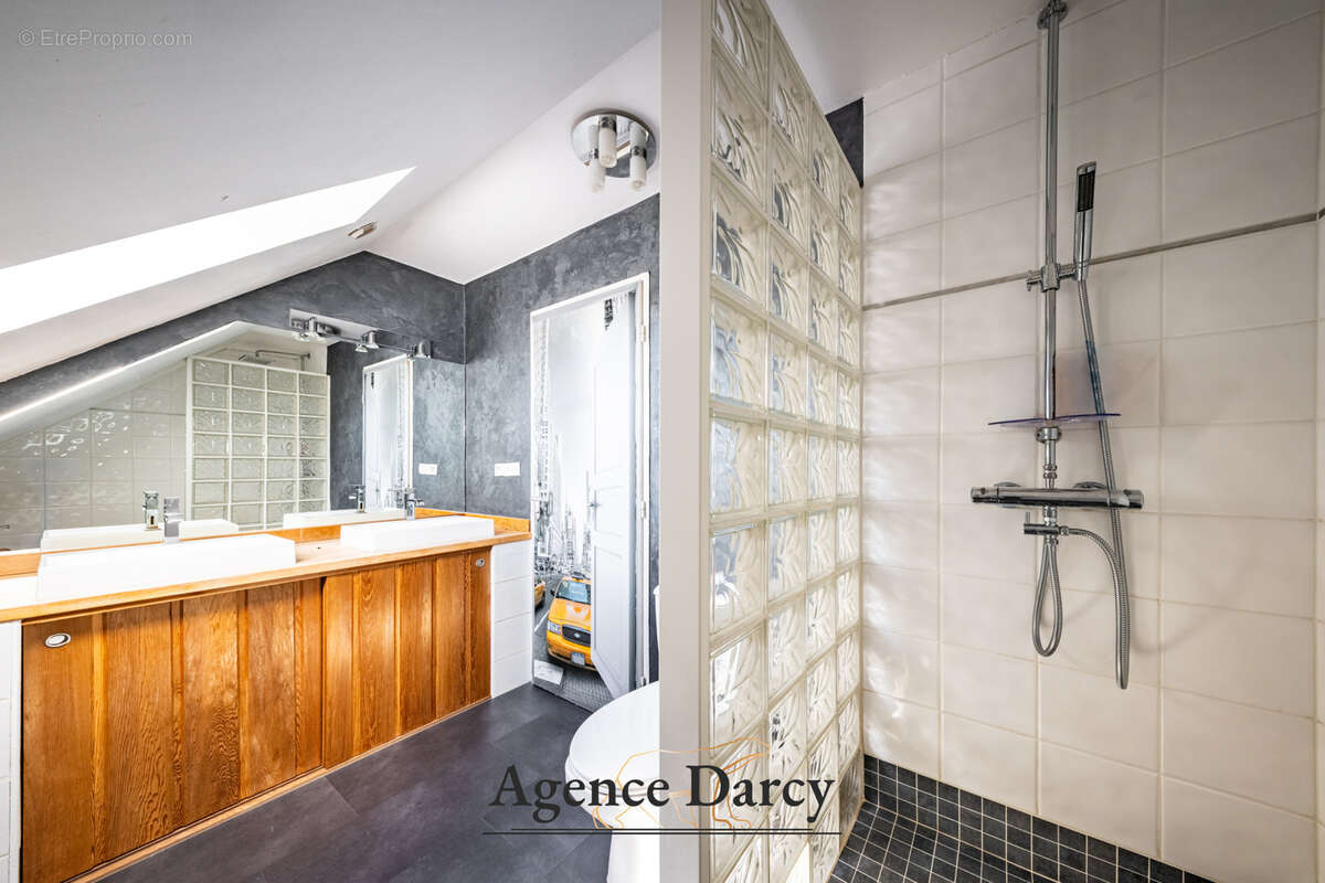 Maison à SAINT-JULIEN