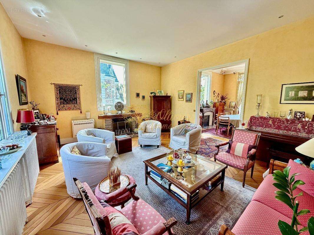 Maison à SAINT-MAUR-DES-FOSSES