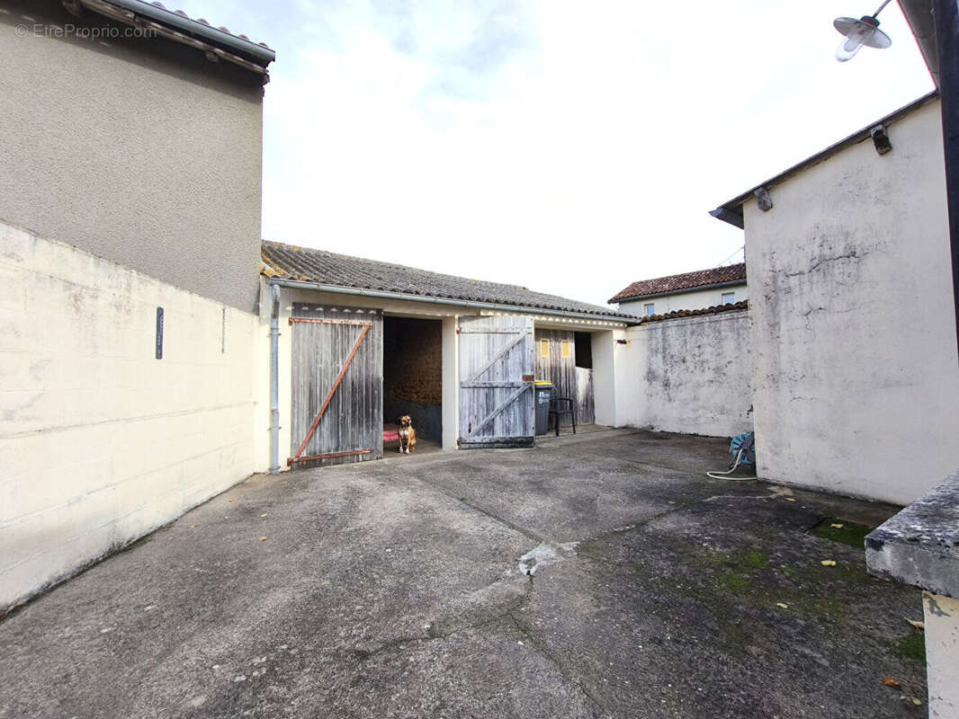 Maison à SOMMIERES-DU-CLAIN