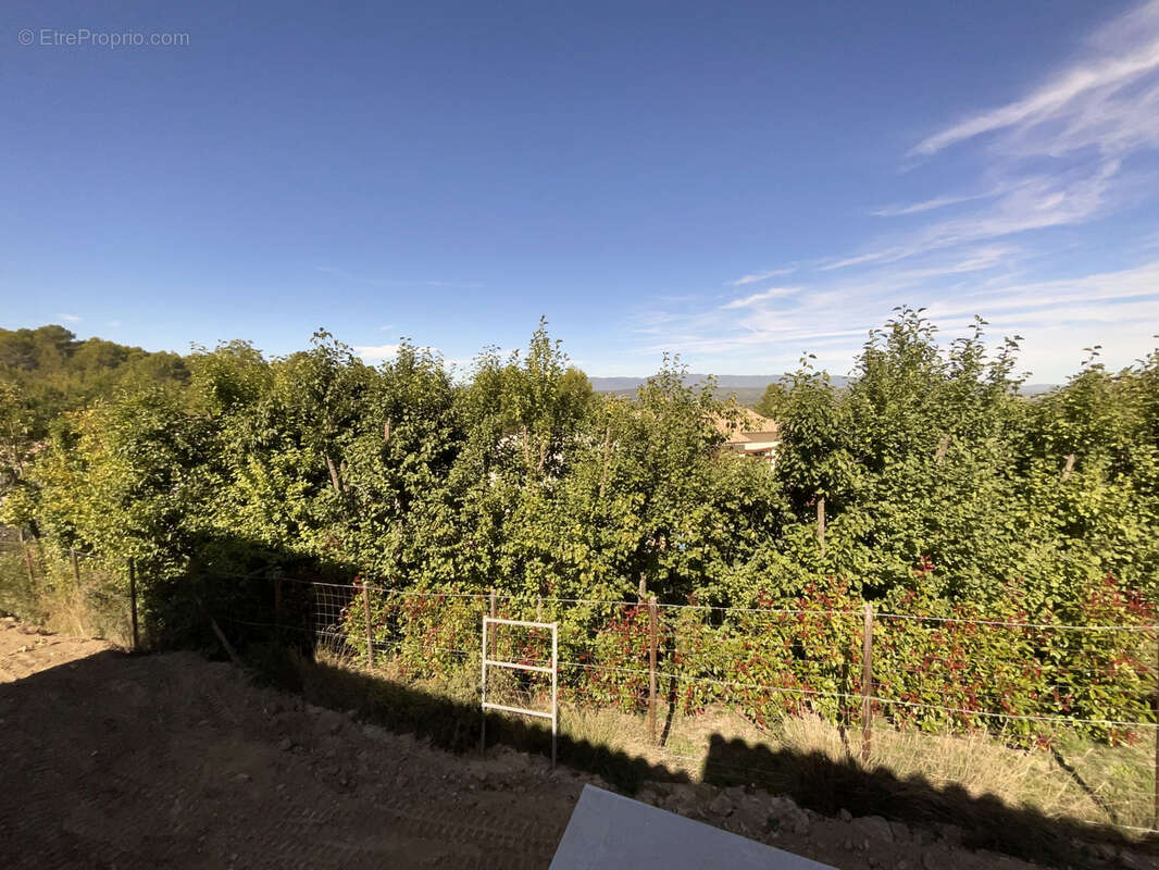 Maison à LE PUY-SAINTE-REPARADE