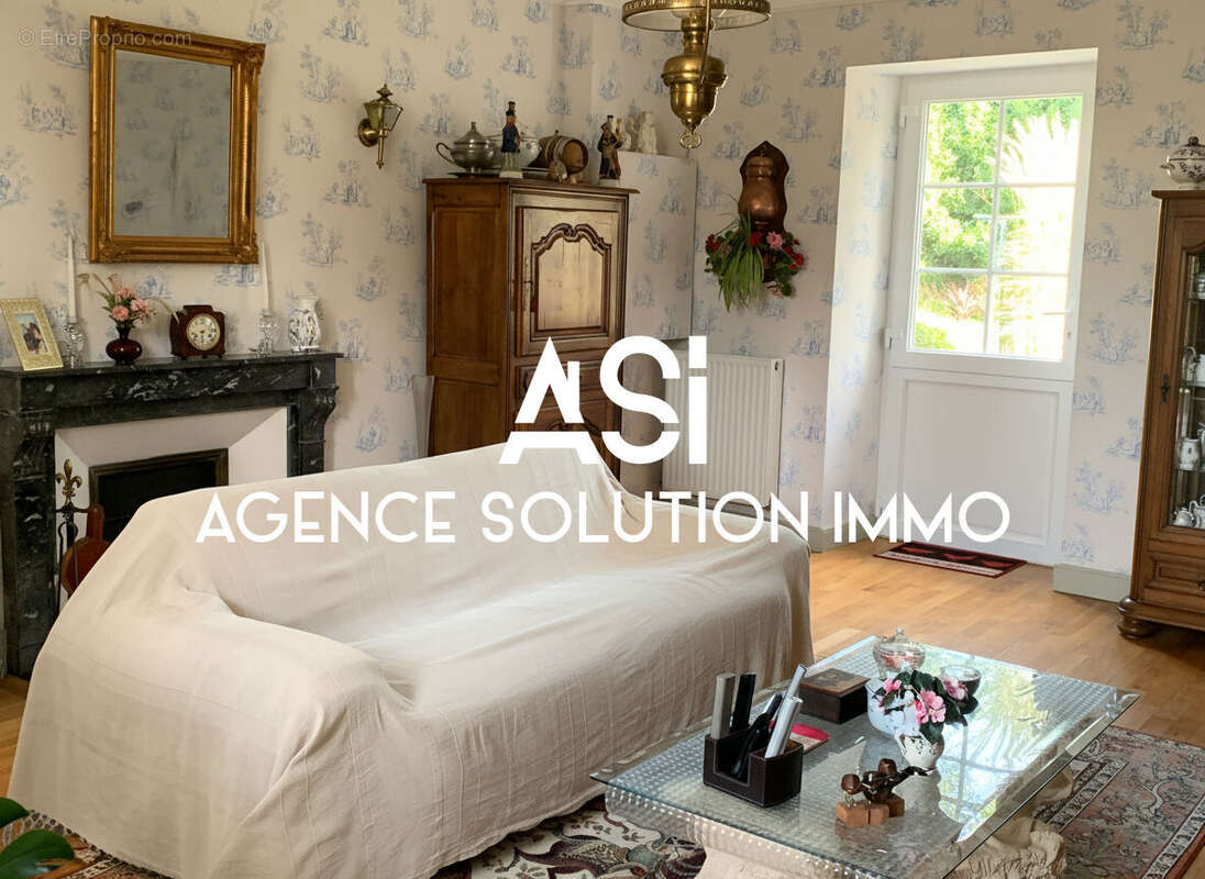 Maison à SAINT-AUBIN-FOSSE-LOUVAIN