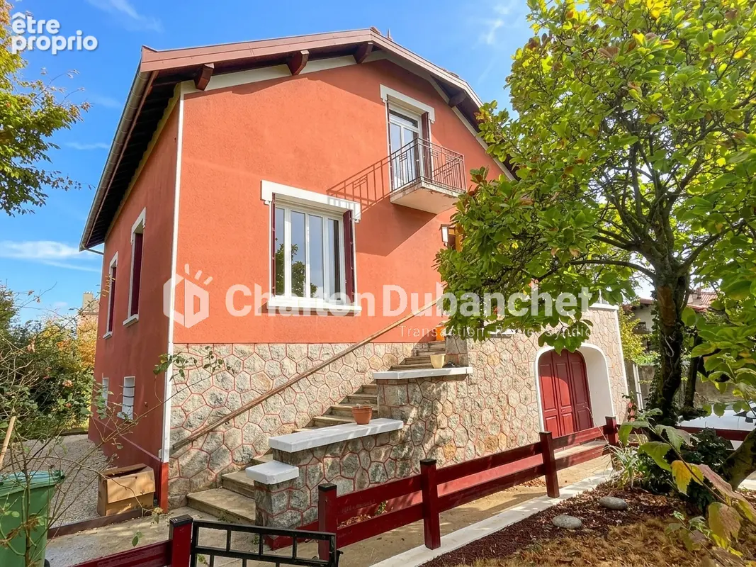 Maison 10 pièces 163 m² à vendre à Feurs (42110) - photo 1