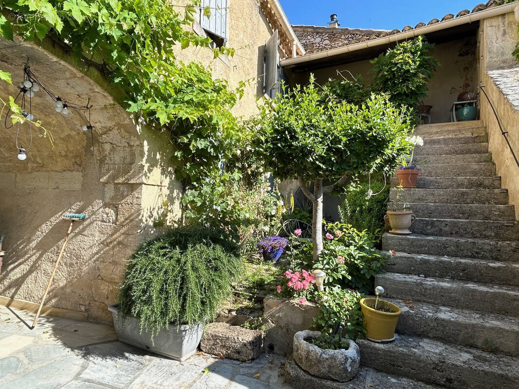 Maison à VALLIGUIERES