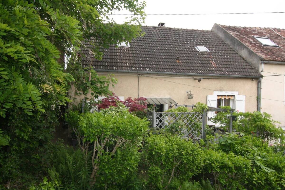 Maison à SAINT-CHERON