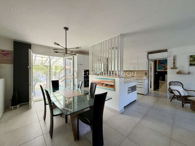 Maison 4 chambres 123 m2 avec piscine, dépandances et grand terrain - A découvrir ! - photo 8