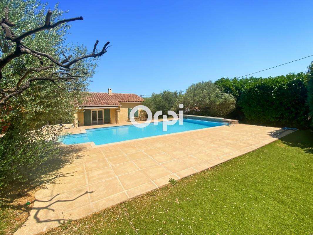 Villa T6 de 168 m2 de plain pied, jardin, piscine, garage - photo 3