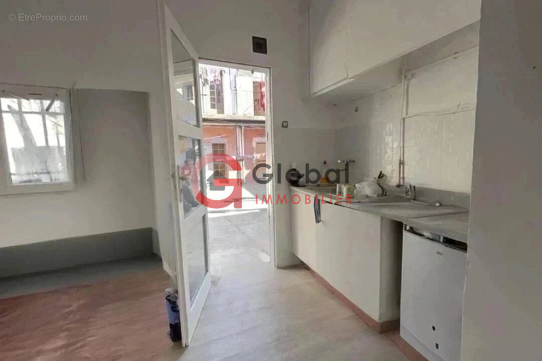 Appartement à MARSEILLE-3E