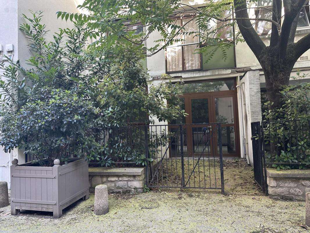 Commerce à NEUILLY-SUR-SEINE