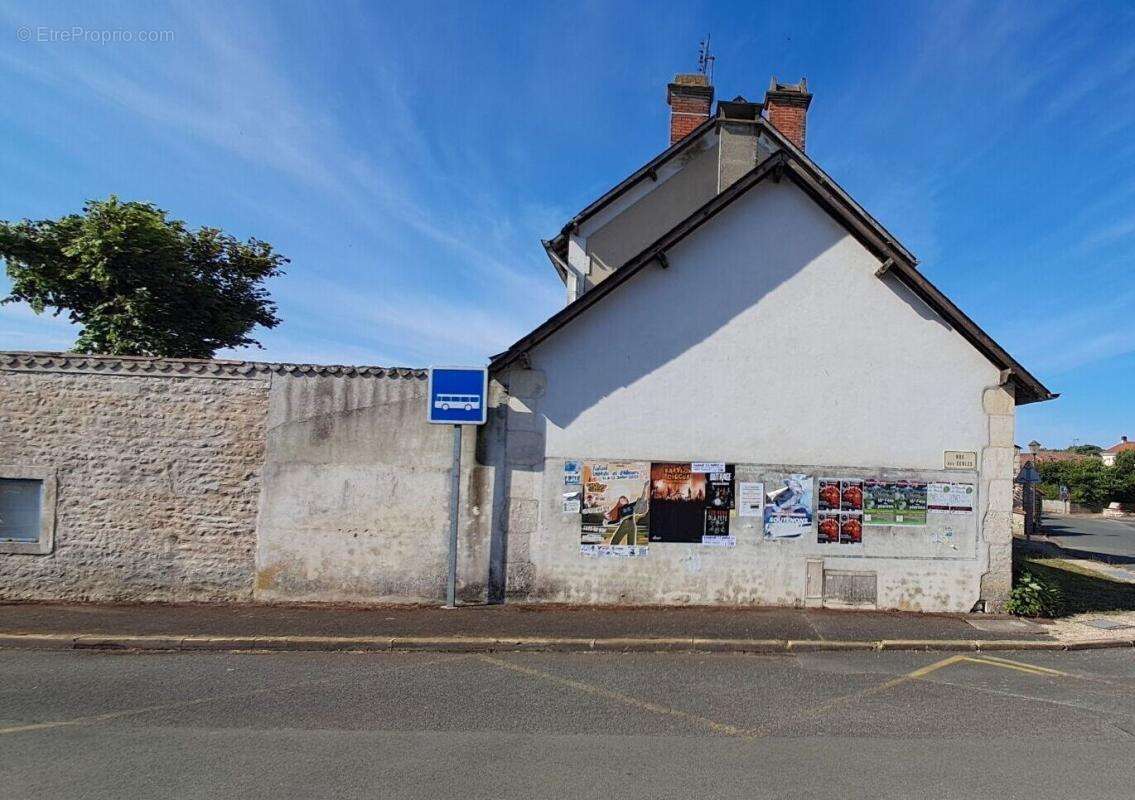 Ensemble immobilier a renover 130 + 58 m2 - photo 2